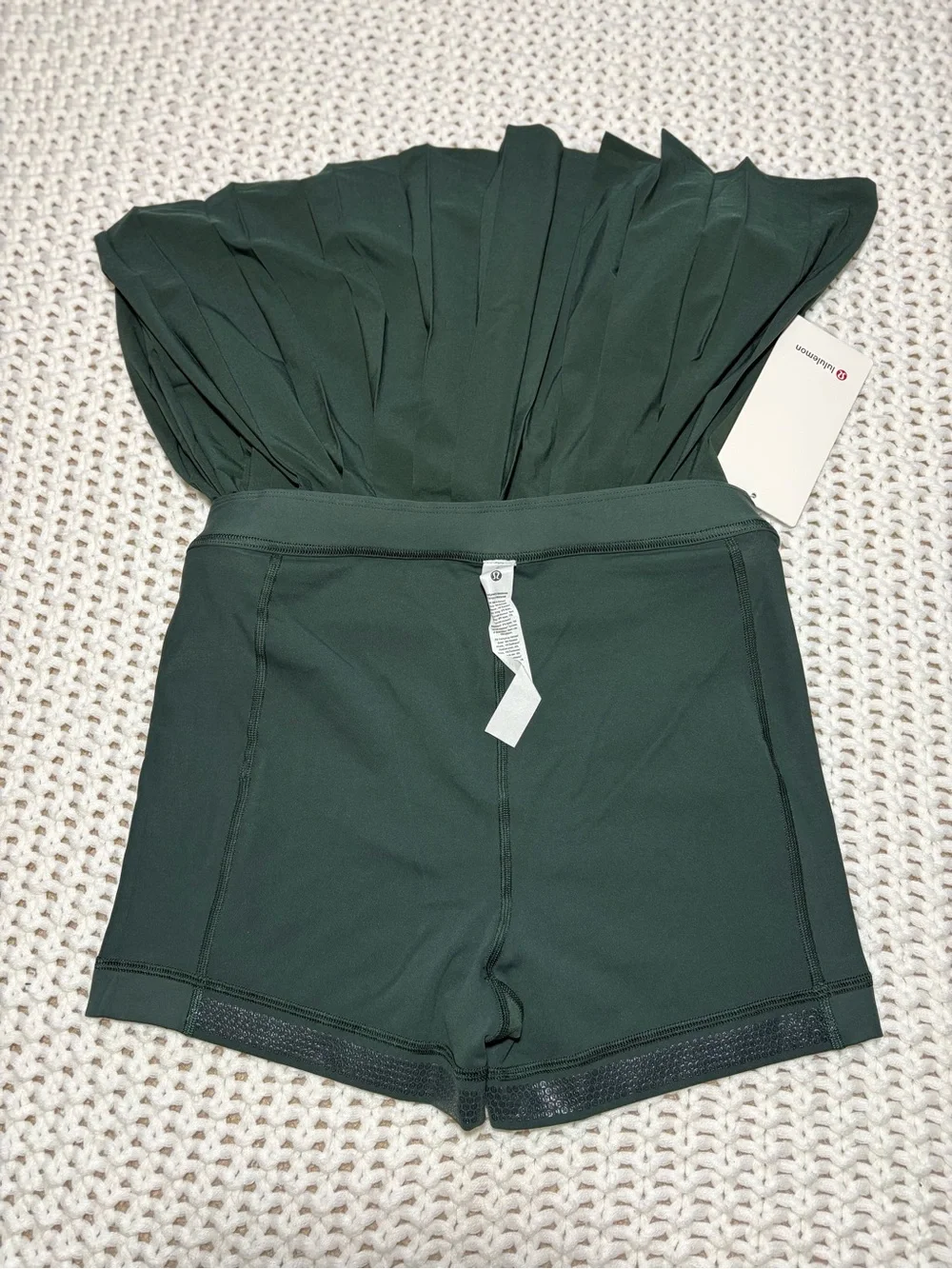 NWT lululemon legacy green high rise pleated tennis skirt size 8